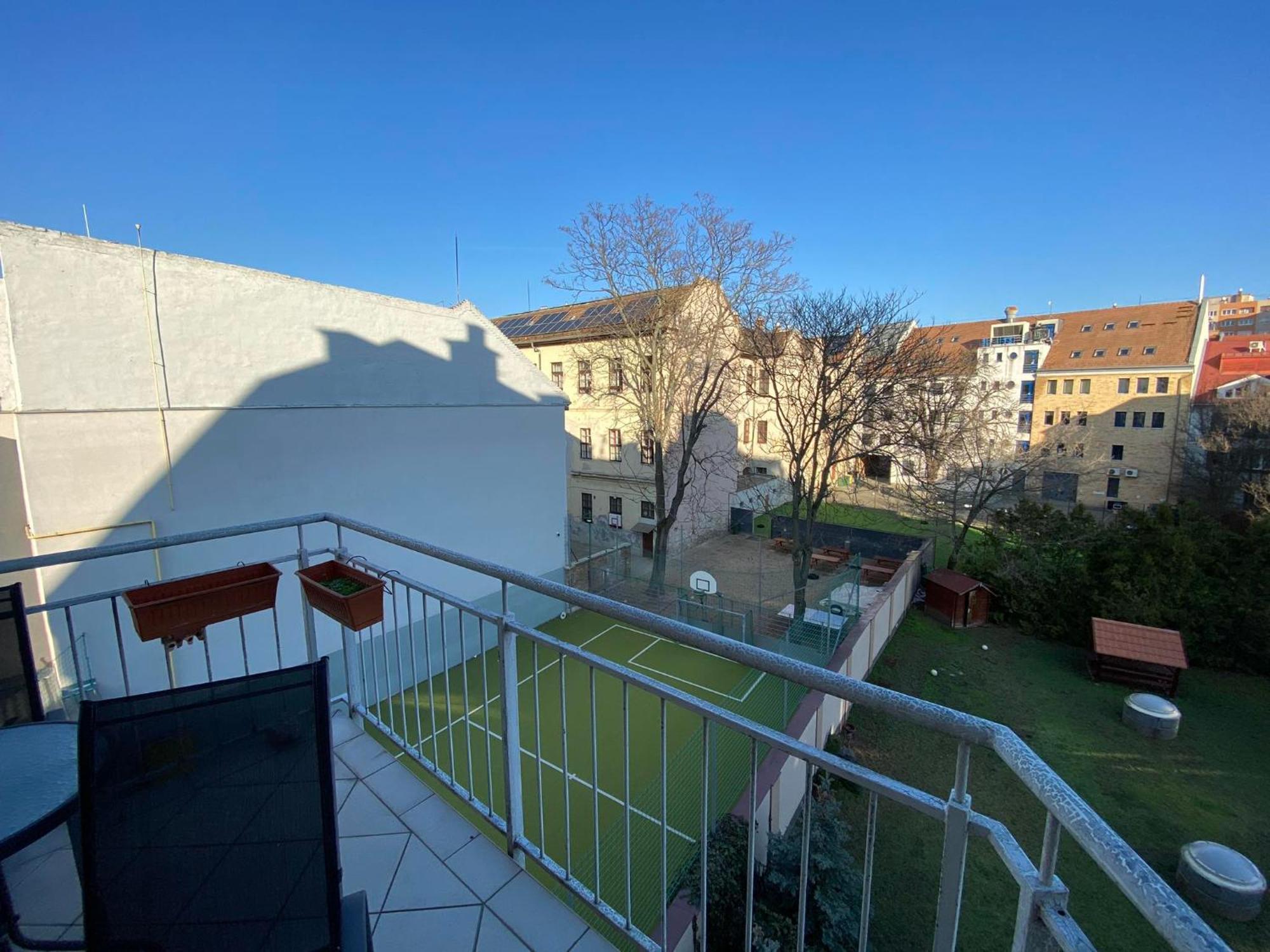 Skylark Cozy Bigger Apartment Будапеща Екстериор снимка