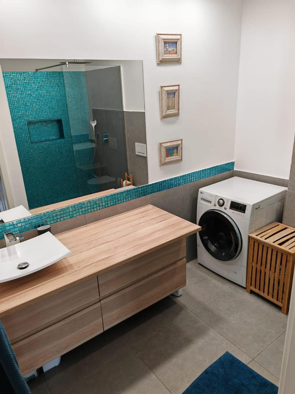 Skylark Cozy Bigger Apartment Будапеща Екстериор снимка